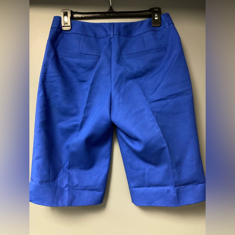 Chico’s trouser Bermuda shorts “The Ultimate Fit.” - Picture 2 of 3